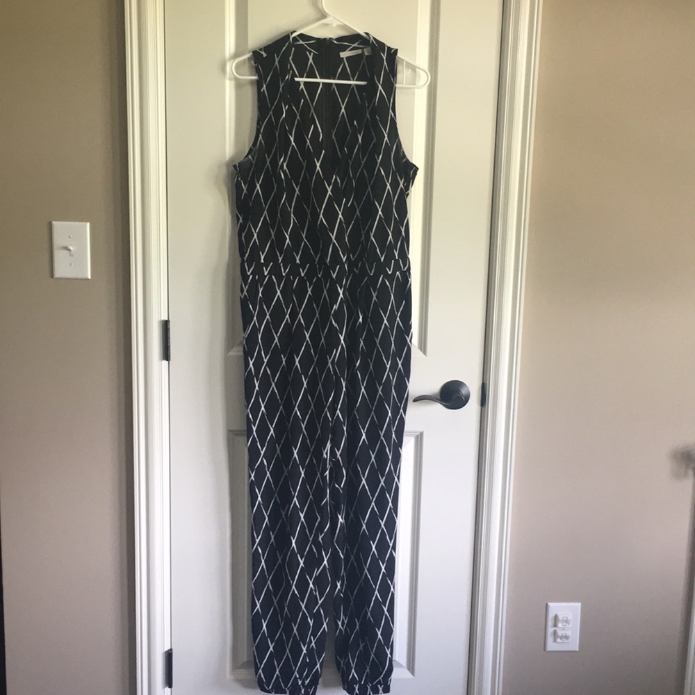 Halogen V-Neck Sleeveless Jumpsuit